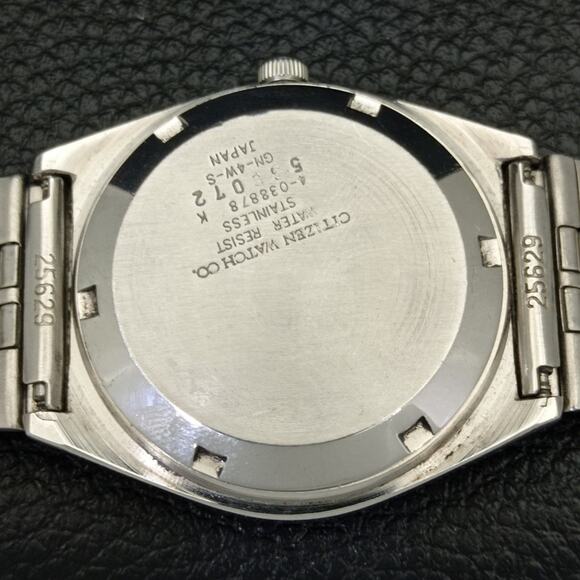 Vintage 1977 Citizen Automatic Mens Silver Watch W/daydate & Gold accents - Picture 8 of 9